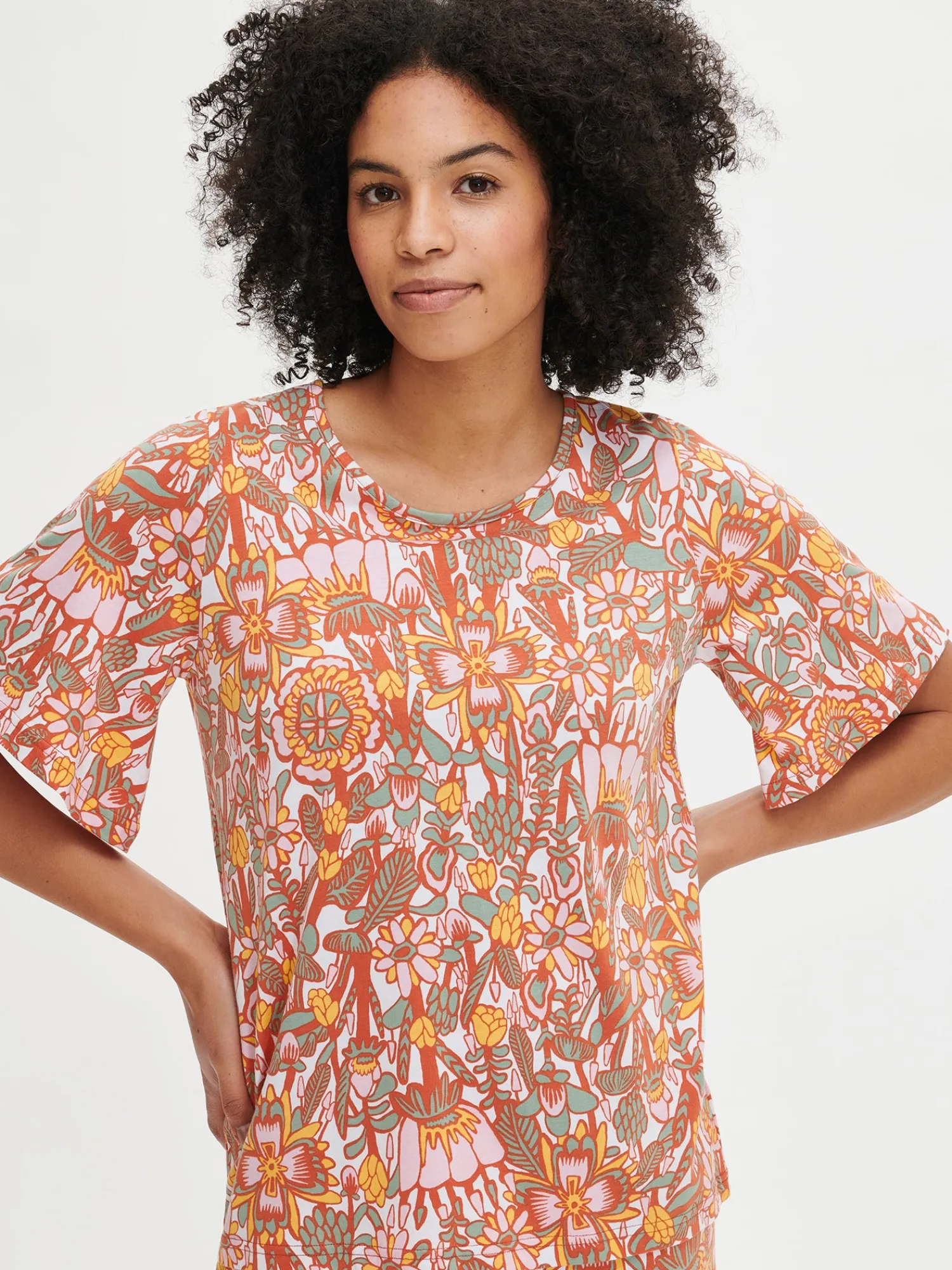 Nanso Yöasut Ja Oloasut*OODI t-paita -