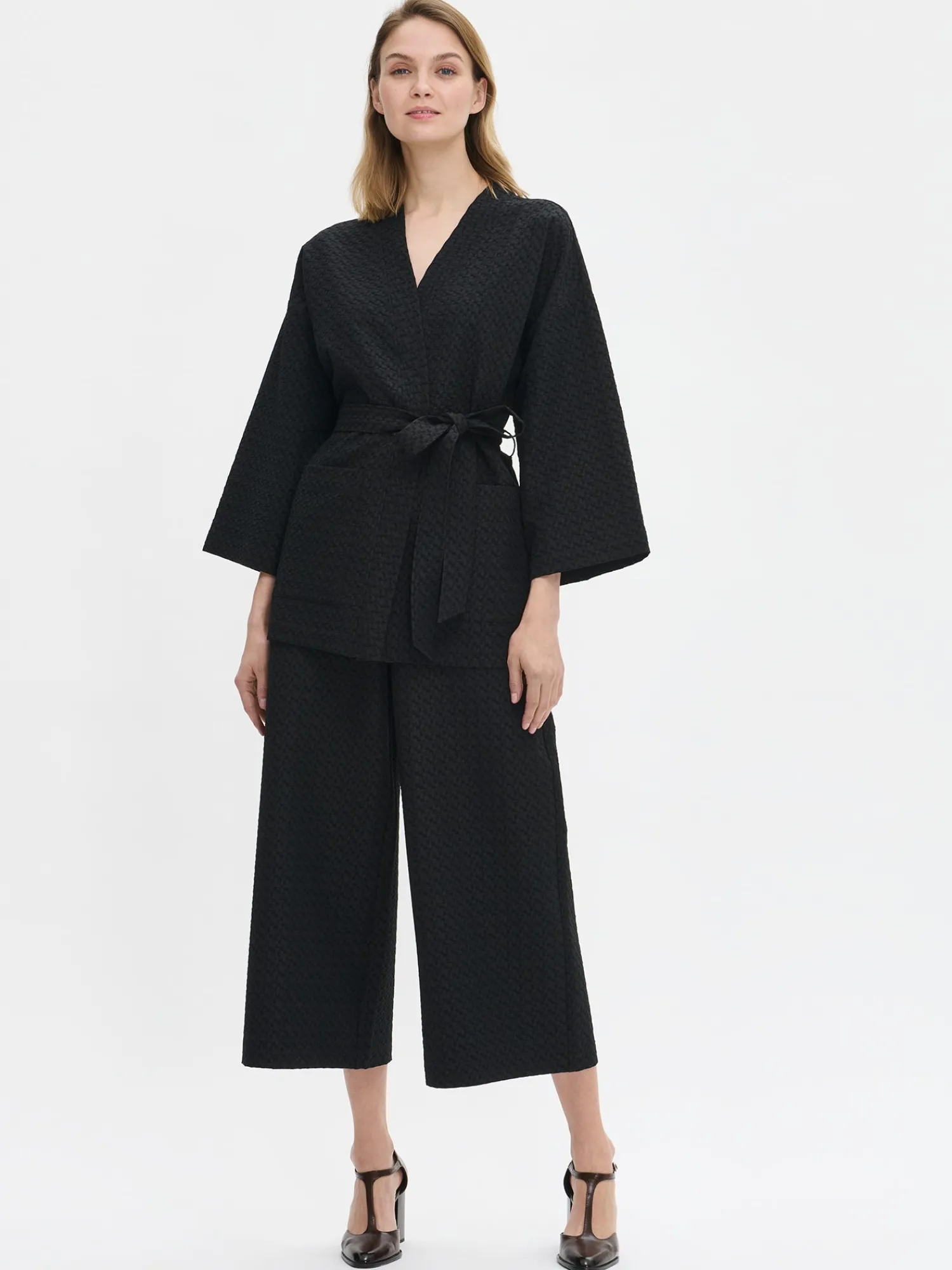 Nanso Takit, Jakut Ja Liivit*RELIEFI kimonotakki -