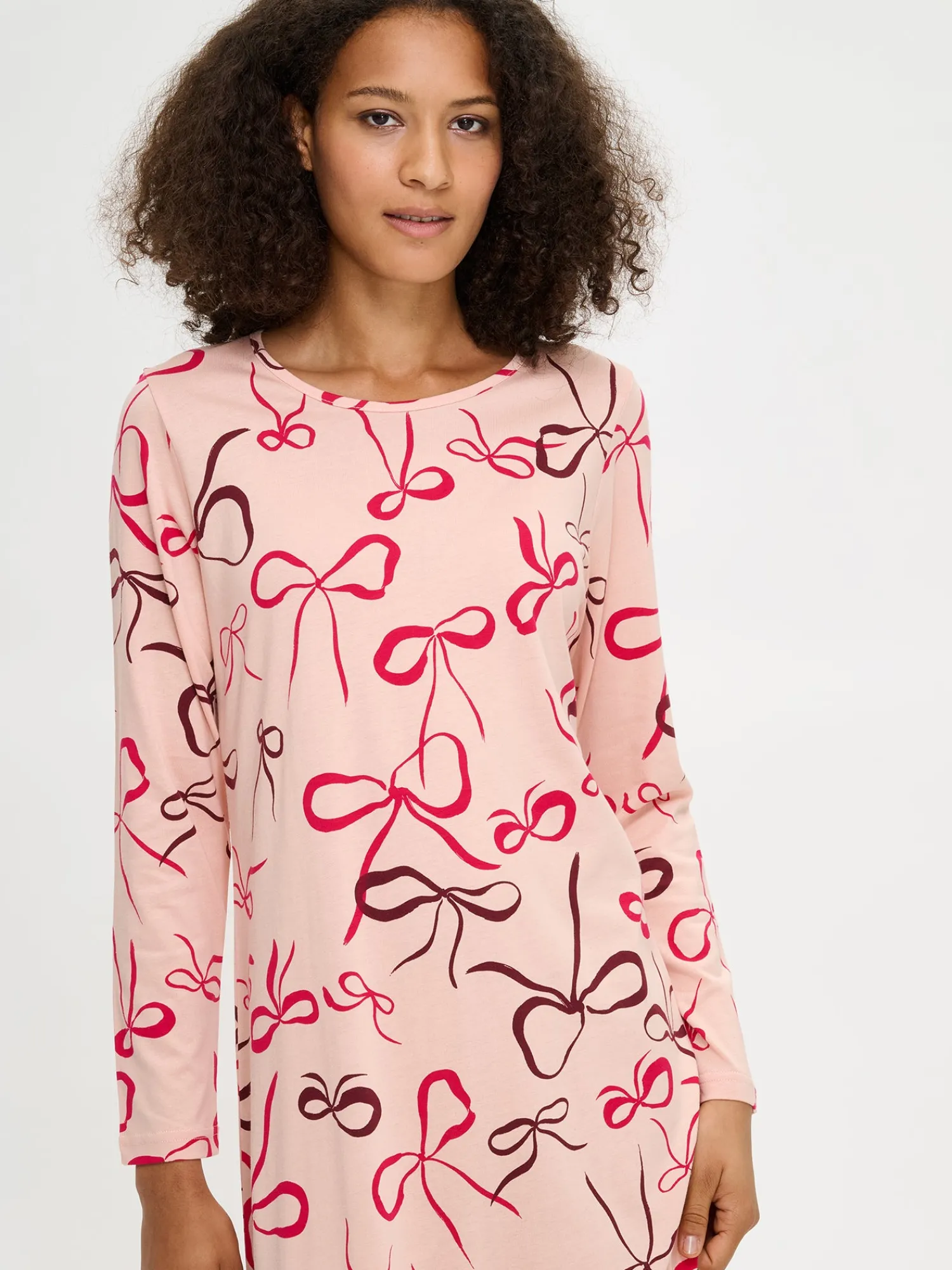 Nanso Yöasut Ja Oloasut*RUSETTI pitkä yöpaita -