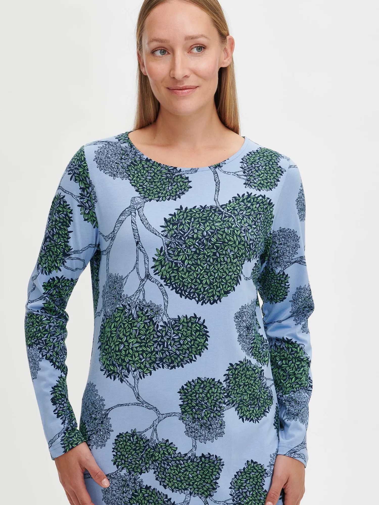 Nanso Yöasut Ja Oloasut*TUOMI lyhyt pitkähihainen yöpaita -