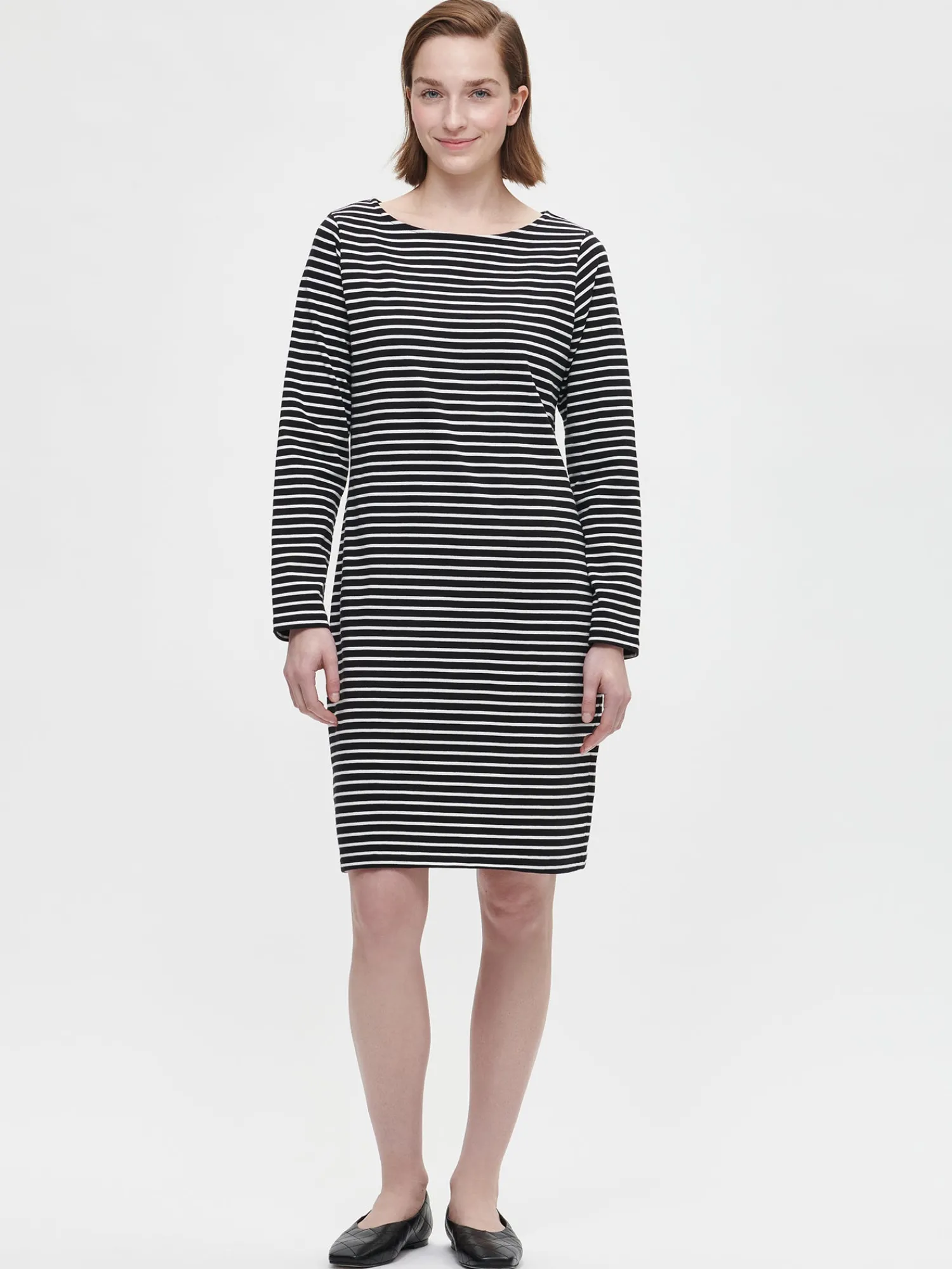 Nanso Mekot*VAAKA lyhyt neulosmekko -